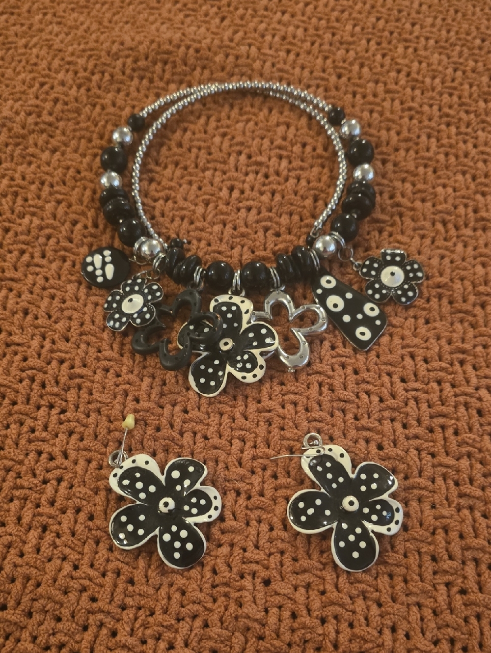 Black & White Floral Charm Bracelet and Earrings Set